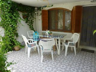 Dúplex en Playa Grande-Castellar. Precioso duplex con amplia parcela en zona tranquila y cerca de