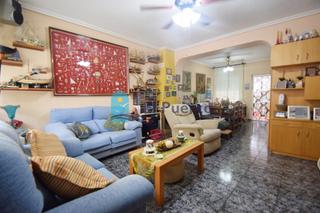 Triplex in Pescadores. Bonito triplex cerca del paseo marítimo. ref 1016
