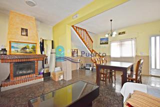 Dúplex en Playa Sol. Dúplex semireformado en zona tranquila y familiar de puerto de m