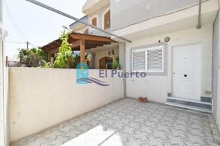 Duplex in Bahia. Andando a todas partes dúplex en el centro de puerto de mazarrón