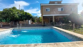 Chalet en Godelleta. Chalet