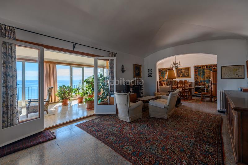 Foto 1b5aa286-d177-4c33-8279-61d65bc156e5. Casa  con vistas privilegiadas y garaje en Cadaqués