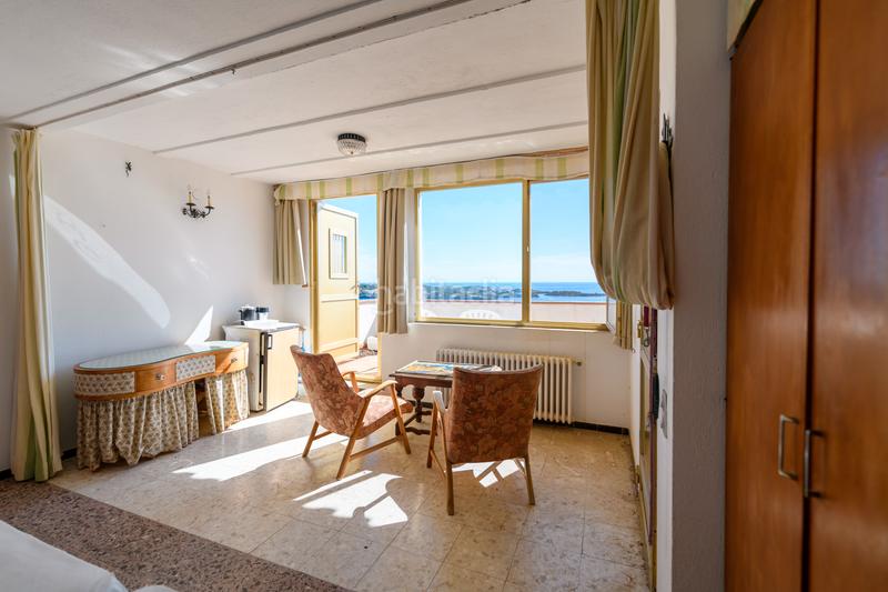 Foto 490f9610-49d6-4251-be02-fdd01b294168. Casa  con vistas privilegiadas y garaje en Cadaqués