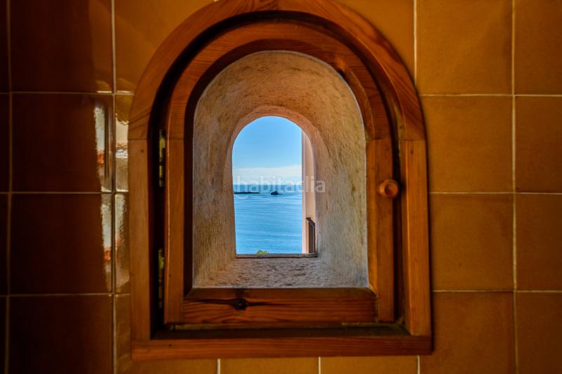 Foto 976d2333-45ad-4c0a-9422-c1621d817cf3. Casa  con vistas privilegiadas y garaje en Cadaqués