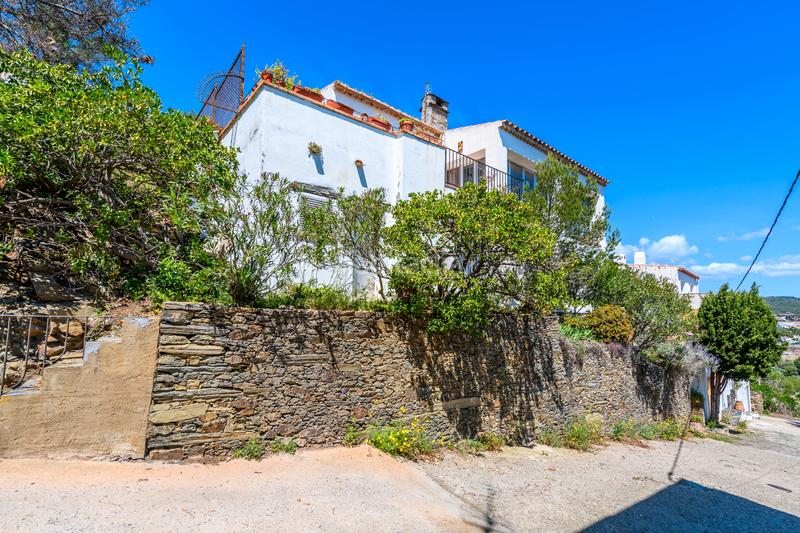 Foto 9f73d010-7162-42bf-9807-05d09a95dc13. Casa  con vistas privilegiadas y garaje en Cadaqués