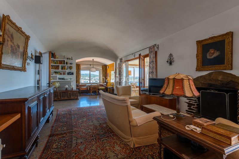 Foto c6d5661f-ab34-405b-9158-5562b5996401. Casa  con vistas privilegiadas y garaje en Cadaqués