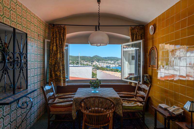 Foto c76a3db2-be5d-4ea1-9755-507468a08590. Casa  con vistas privilegiadas y garaje en Cadaqués