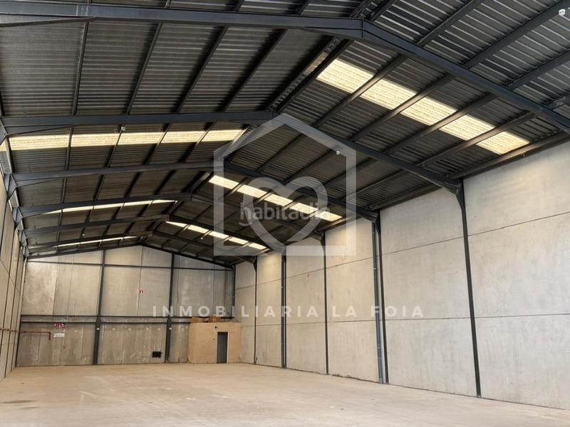 Foto 7821d99e-b779-48b3-9c3d-ee1ea25174e2. Fabrikhalle in carrer filà asturians 7 in Centre-Zona Alta Alcoi