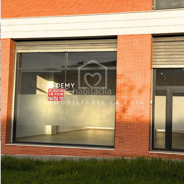 Foto 23498f6a-9b43-4e79-8f37-a3645d6e8cac. Rent business premise in carrer casats 1 in Ibi