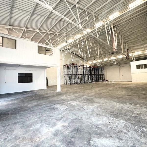 Foto 34fdb18b-6baf-4c16-acdb-688ad27ccf40. Rent industrial building in Ibi