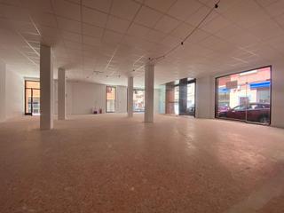 Lloguer Local Comercial  Carrer alacant. Local de 200 m2 en esquina - cl. alicante