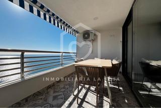 Appartement à Carrer sol naixent 18b. Lujo frente al mar – vive la experiencia única de la costa alica
