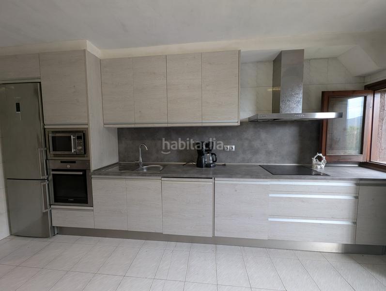 Foto 4504de02-a003-467f-bd04-1544bf17519b. Country house with fireplace heating parking in Loiola Donostia - San Sebastián