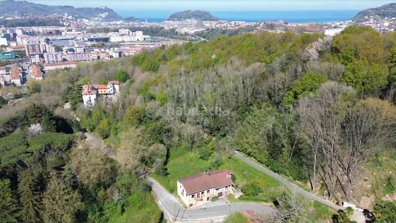 Foto bbede9b9-c071-43d9-b4a4-408515955270. Country house with fireplace heating parking in Loiola Donostia - San Sebastián