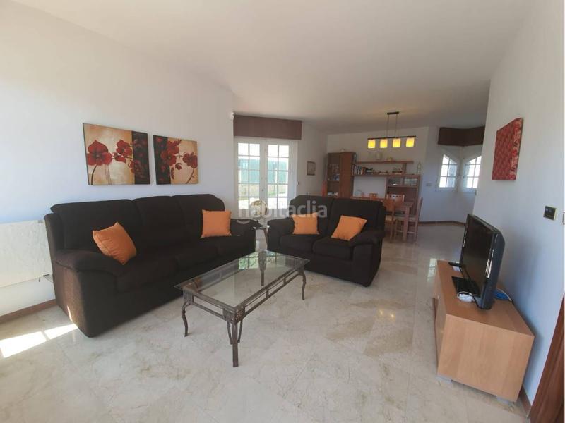 Foto 0b100871-a9c3-4167-aeb9-a43d539c90ac. Rent semi detached house with heating parking in Adina - Portonovo Sanxenxo