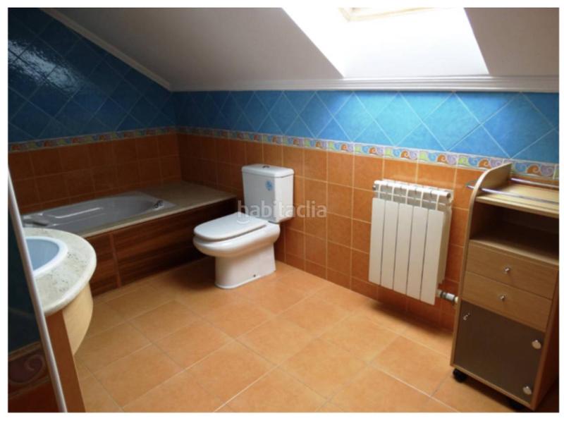 Foto a859cc6e-5cb2-421a-80c1-bd7ae6c933ca. Chalet se vende chalet en Nigrán centro Nigrán