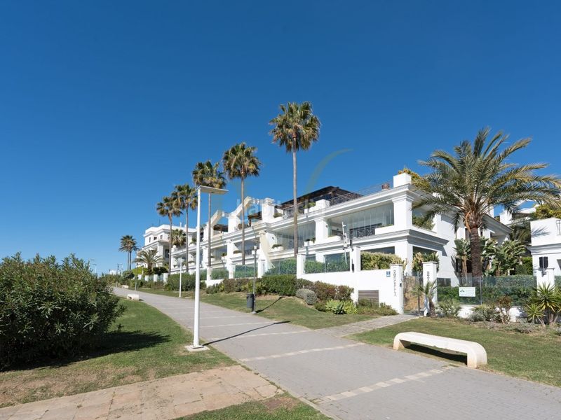 Foto 9f462123-54c8-41f0-86a7-6545f41e98f6. Apartament amb piscina a Seghers Estepona