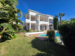 Maison  N/a. Elegante villa de lujo en marbella  ubicación privilegiada y dis