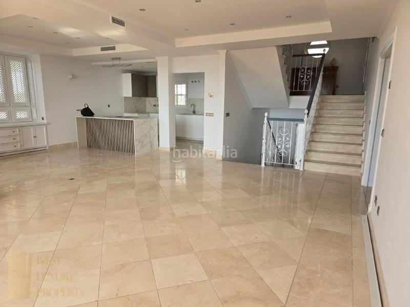 Foto 238e9a7d-e9c5-4d17-8d14-baac5fb8bab1. Casa elegante villa de lujo ubicación privilegiada y diseño atemporal en Marbella