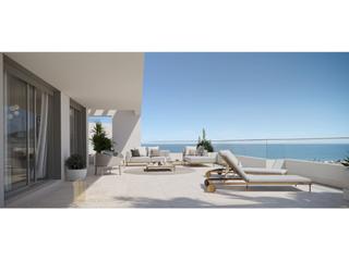 Apartament  N/a. Lujo, vistas y ubicación privilegiada a pasos del mar