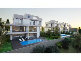 Maison  N/a. Villas de lujo frente al golf con vistas al mar en estepona