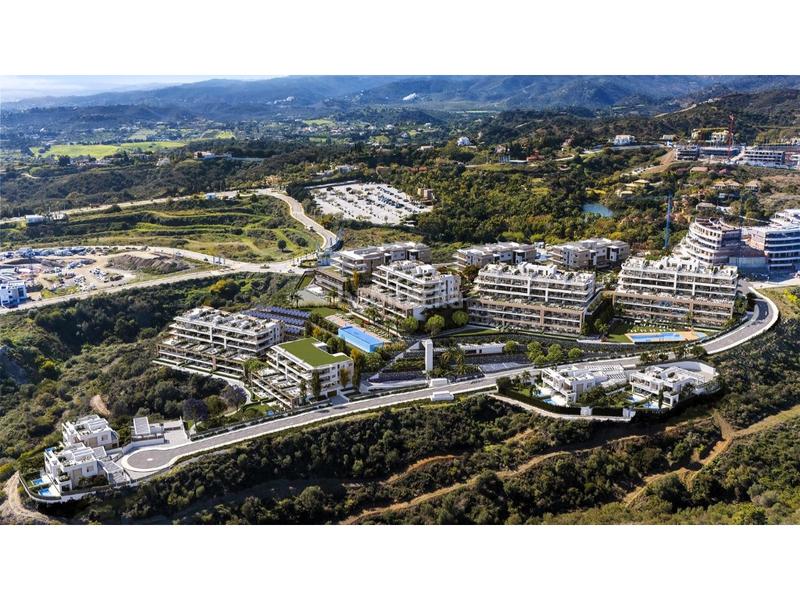 Foto 25fde36d-5c44-4384-9978-d6e37bc3104b. Casa amb aparcament piscina a La Concha - Resina Golf Estepona