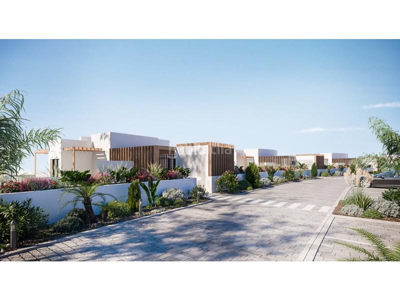 Foto 2a3f7408-e621-4508-bf49-73fe23db38c3. Apartament amb aparcament piscina a altos de Estepona Estepona