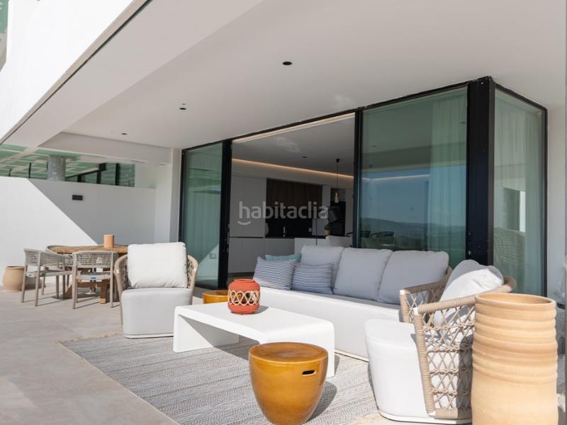 Foto 96374be1-3937-441a-90bf-9c8b6eb007e1. Apartament amb aparcament piscina a altos de Estepona Estepona