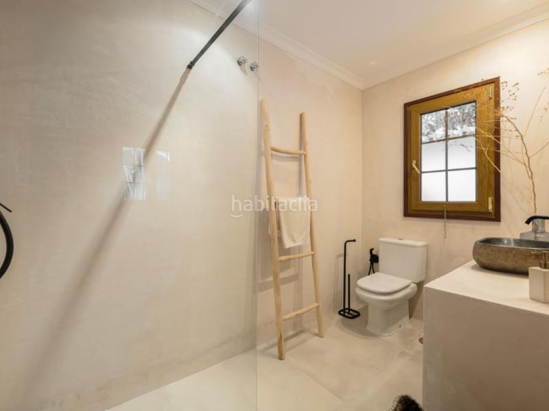 Foto 84807a3c-6c86-4f9c-bbb2-4a13f020e443. Casa amb aparcament piscina a Cancelada Estepona