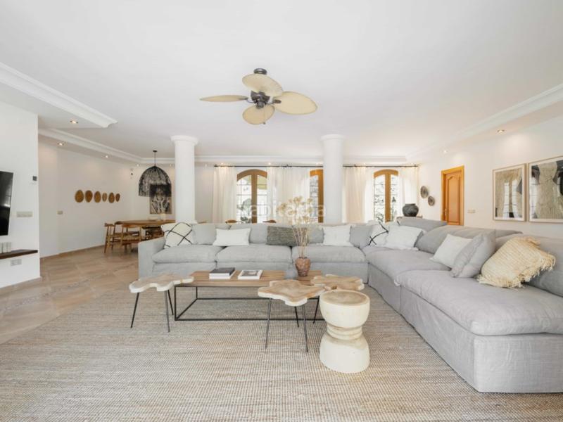 Foto 9abc5841-fc9b-48ca-8613-aa1a0fdf2150. Casa amb aparcament piscina a Cancelada Estepona