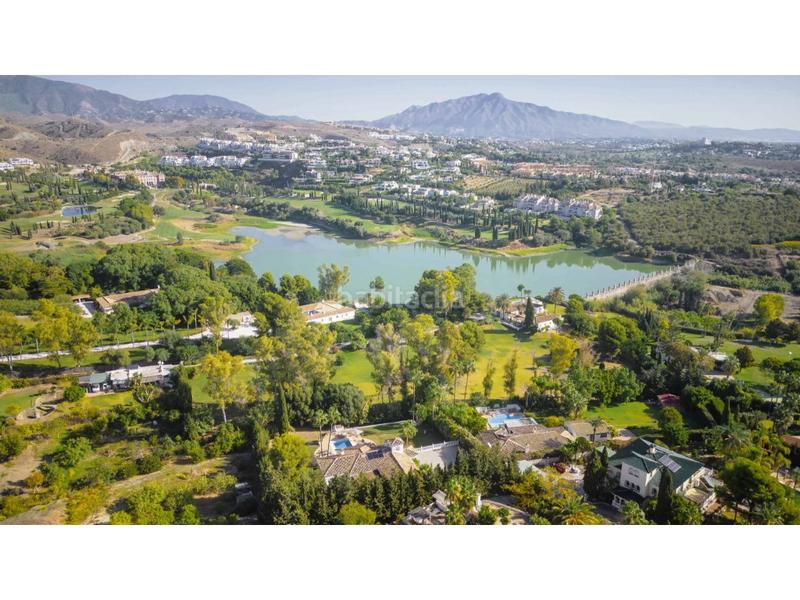 Foto d4a7f05b-ab33-4f7e-8e51-99a76ae6cd12. Casa amb aparcament piscina a Cancelada Estepona