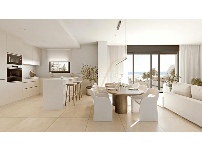 Foto 2eff4537-63ff-489b-9ea7-dfc273e2f6d1. Apartament amb aparcament piscina a Huerta Nueva Estepona