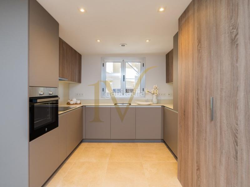 Foto 0c06eeeb-039d-4c8e-8850-a61927dfef9e. Appartement mit parking pool in Estepona golf Estepona