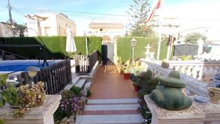 Chalet à 0. Casa familiar con apartamento independiente y piscina en son fer