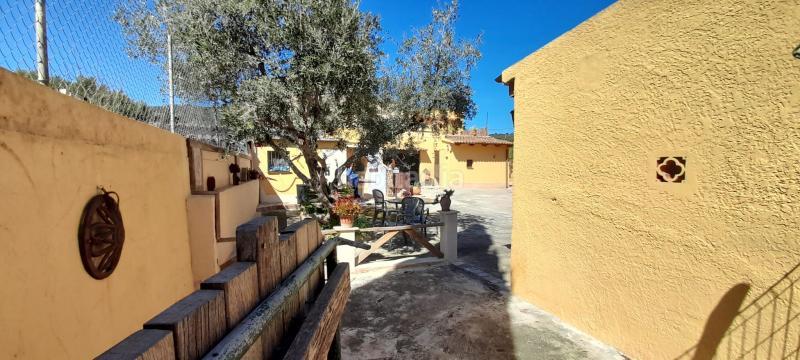 Foto 015a8dea-ea3a-45a8-a55d-cd5669e12680. Casa bifamiliare in 0 in Andratx Andratx