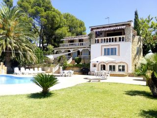 Chalet in 0. Villa con vistas al mar en santa ponsa