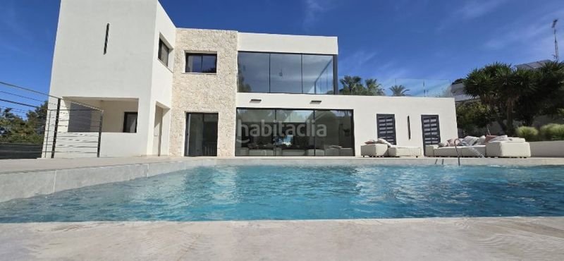 Foto f0c46e98-346d-494f-b16f-71e5a4f93a7d. Chalet en 0 en Santa Ponça Calvià