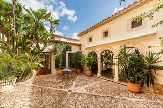 Xalet a 0. Finca mediterránea en las afueras de la ciudad portuaria de port