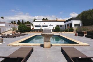 Chalet in 0. Villa en marratxi con pista de tenis y piscina