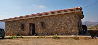 Chalet en 0. Casa de montaña con gran terreno en granada
