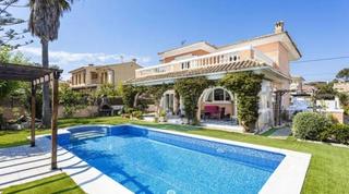 Chalet  0. Villa mediterránea con piscina en el toroport adriano