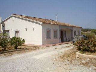 Chalet  0. Maravillosa finca en un solar grande con vistas al mar en calvia