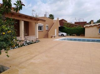 Chalet  0. Casa independiente en palmanyola con piscina
