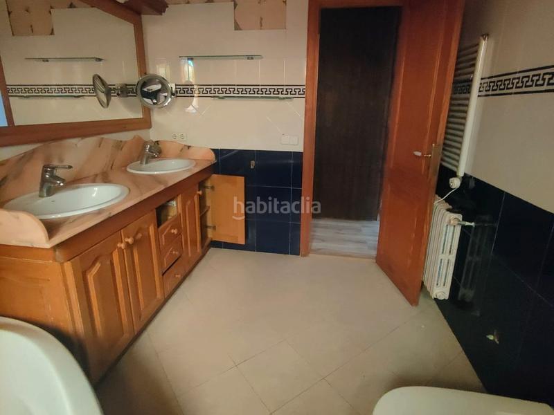 Foto beed0896-5e60-4385-a27a-bd35488327b9. Casa adossada amb xemeneia a Puigpunyent