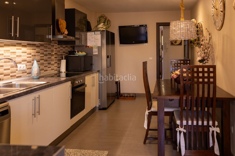 Foto df18863a-ec5f-4fe5-87fc-970b18402864. Casa adossada amb aparcament a Els pla de na Tesa Marratxí