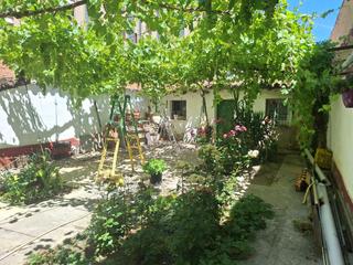 Maison à Salvador Allende. Junto a calle san juan de la peña, vivienda muy cómoda, en una s