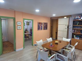 Maison en Salvador Allende. Calle somport. estupenda y �nica parcela con jard�n propio.