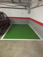 Parking coche en Valdespartera. Valdespartera  plaza de garaje librecalle un americano en parisc