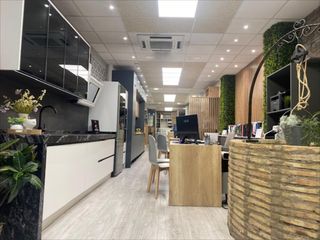 Local commercial en Doctor Cerrada. Local venta calle el carmen, junto doctor cerrada