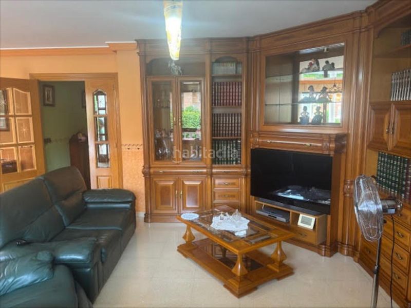 Foto 0fa63e15-73a0-4d17-9e8d-151c22180138. Casa aparellada a Montecanal Zaragoza
